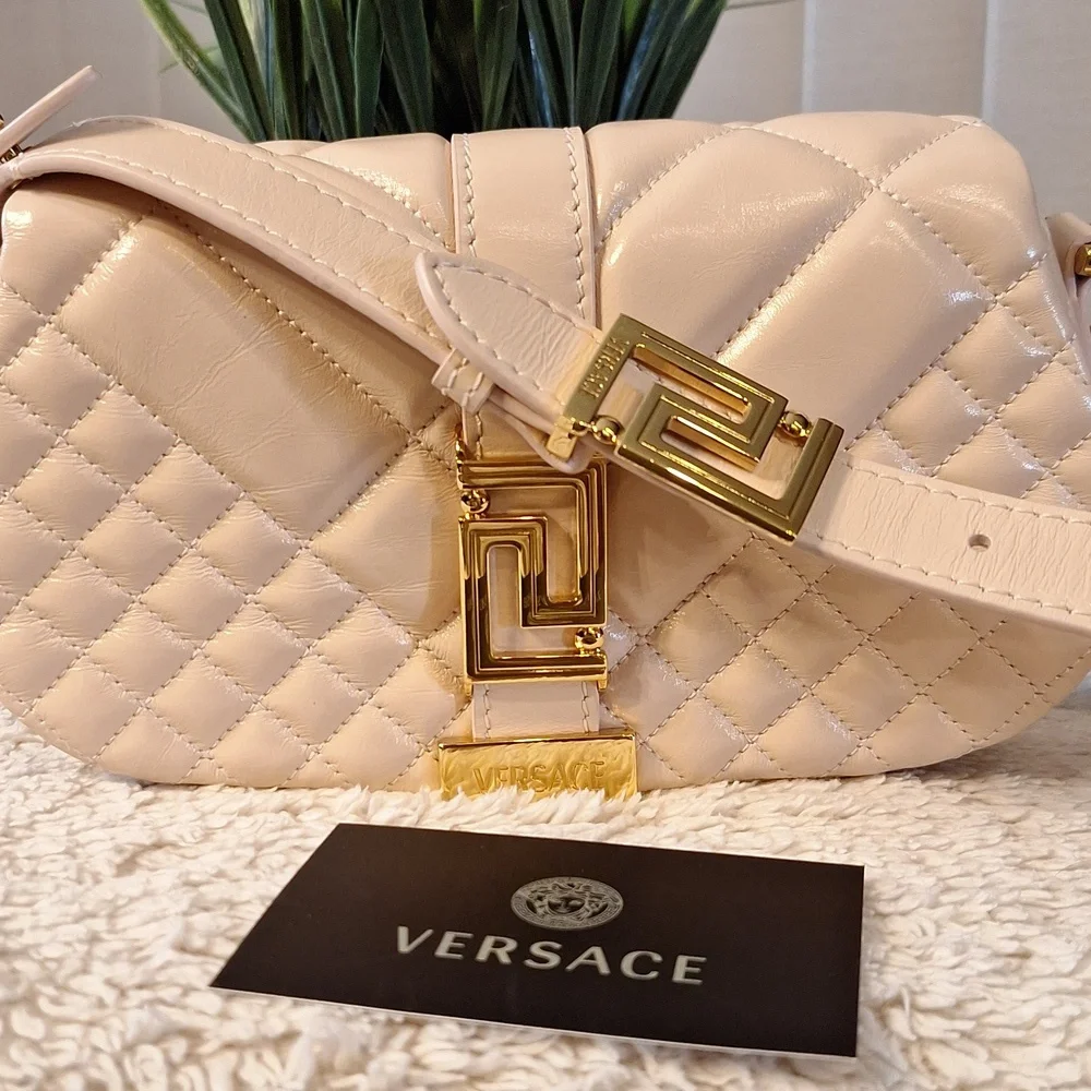 Gorgeous Versace Greca Goddess Leather Bag - Picture 2 of 14